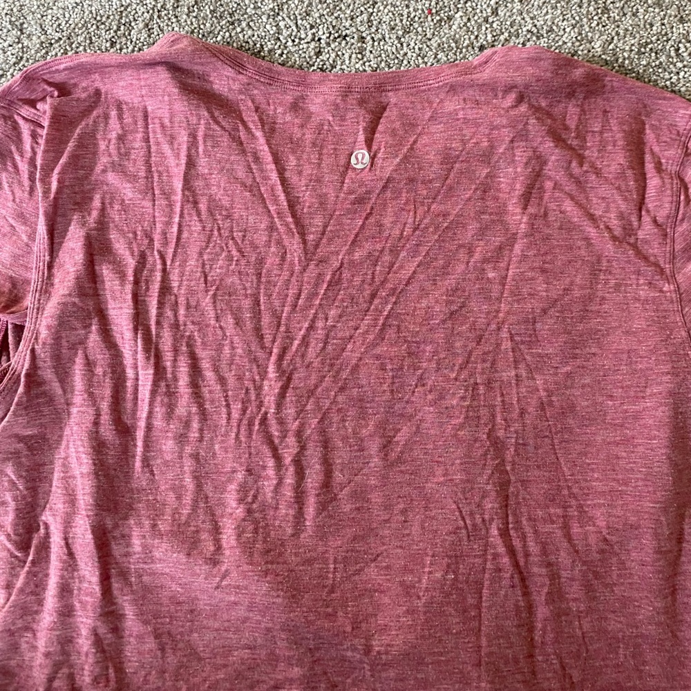 Lululemon pink cropped shirt